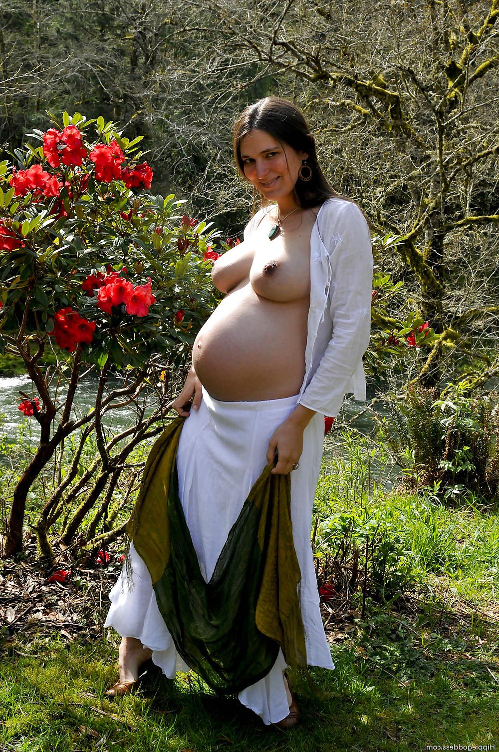 25P Hairy Pregnant Alexia.