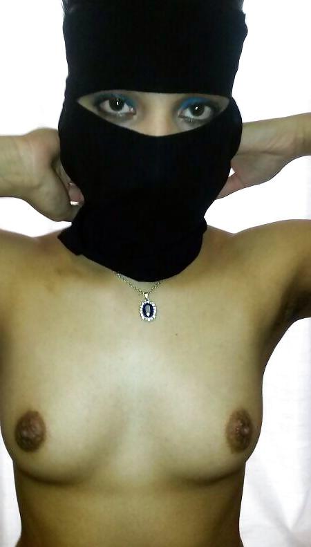 17P Wife in hijab and niqab 