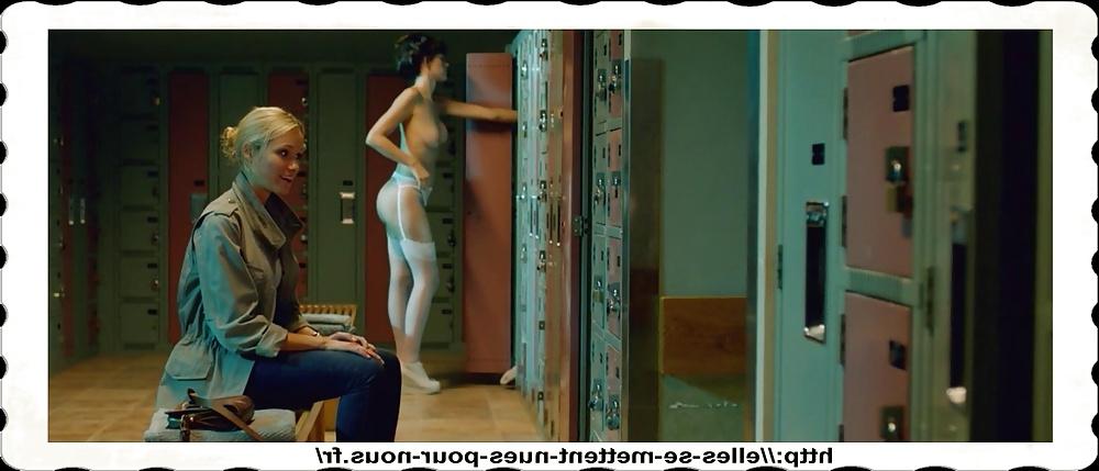 14P Paz de la Huerta nurse 3-D