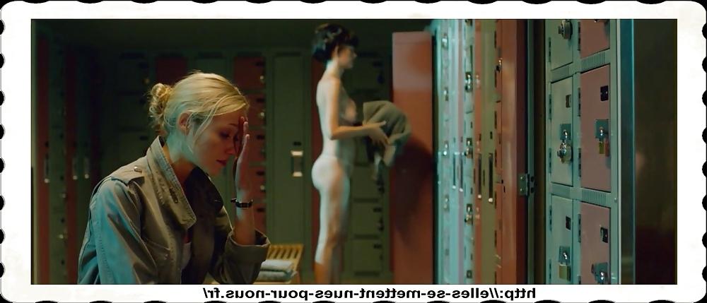 14P Paz de la Huerta nurse 3-D