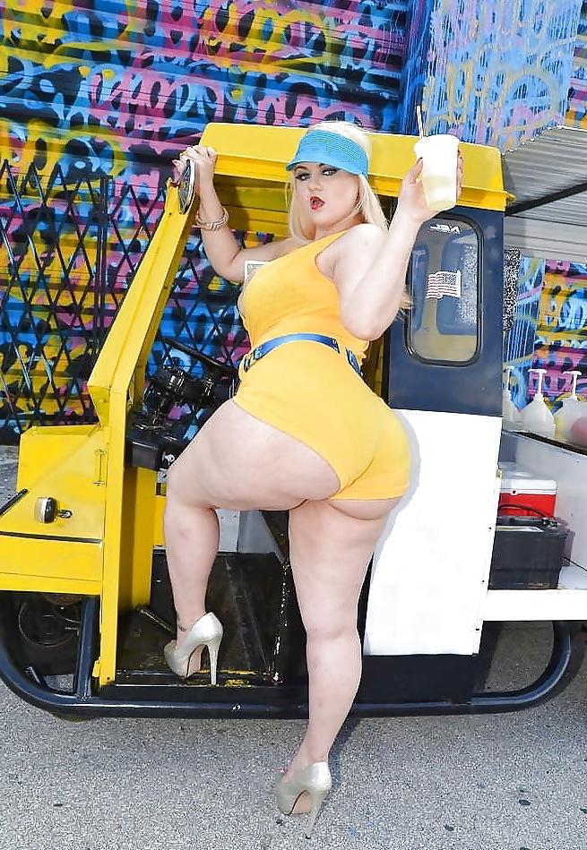 25P Snow bunny ass