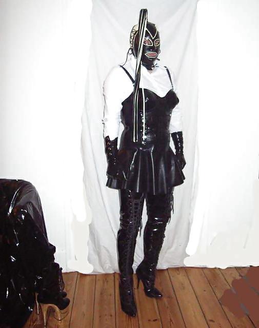 4P SheilaFetishTV, Short latex skirt