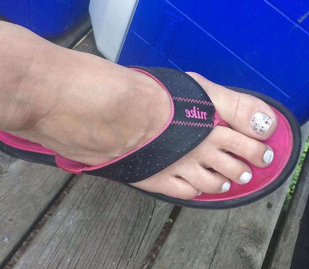 15P Wife in sandals