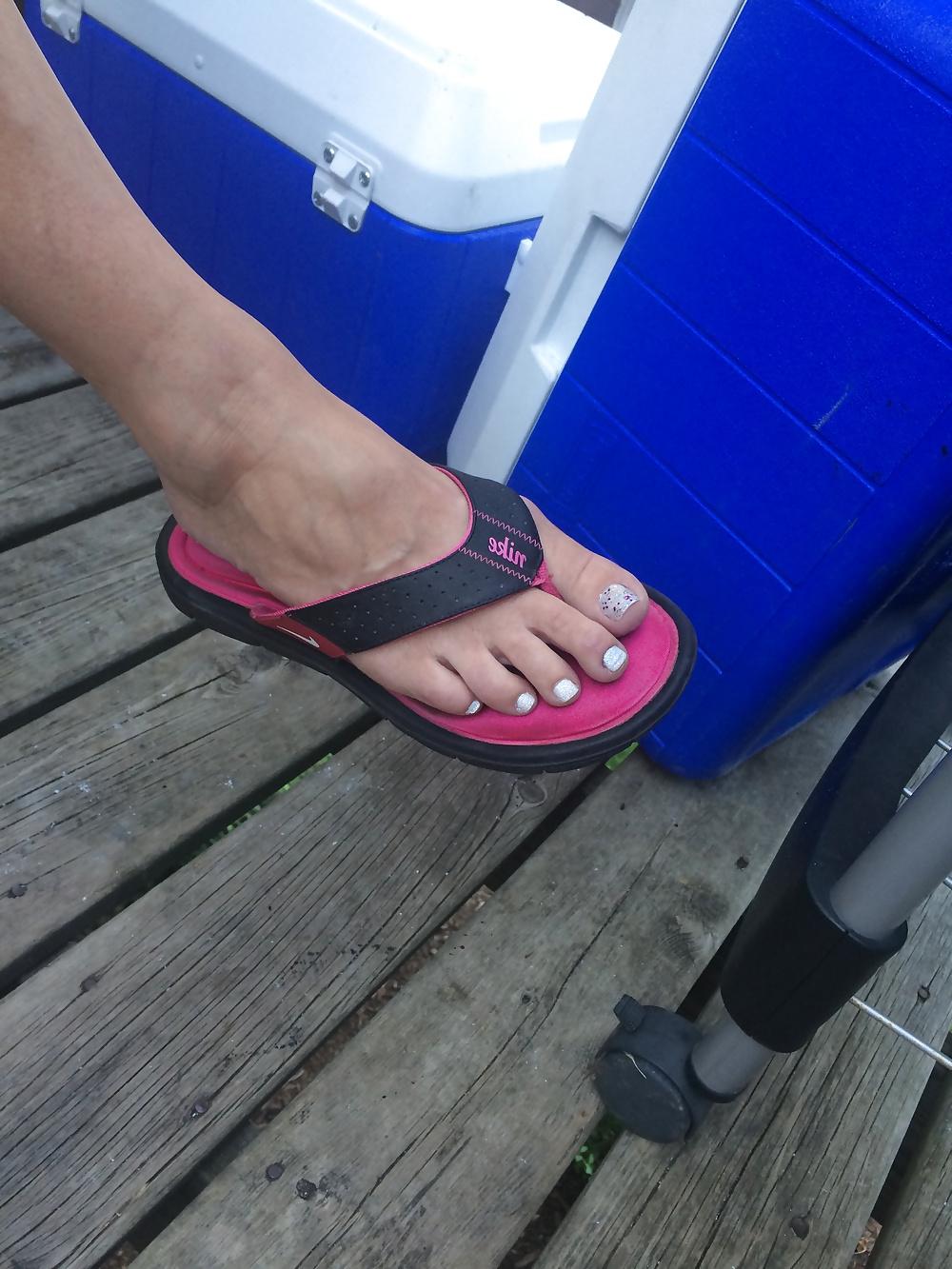 15P Wife in sandals