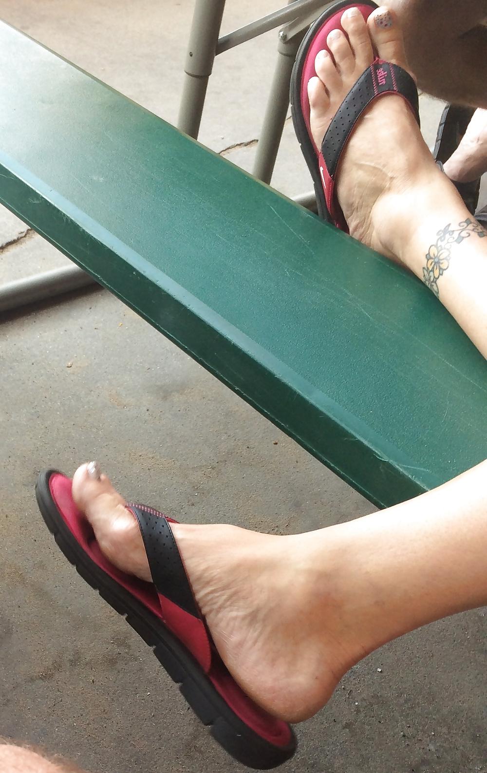 15P Wife in sandals