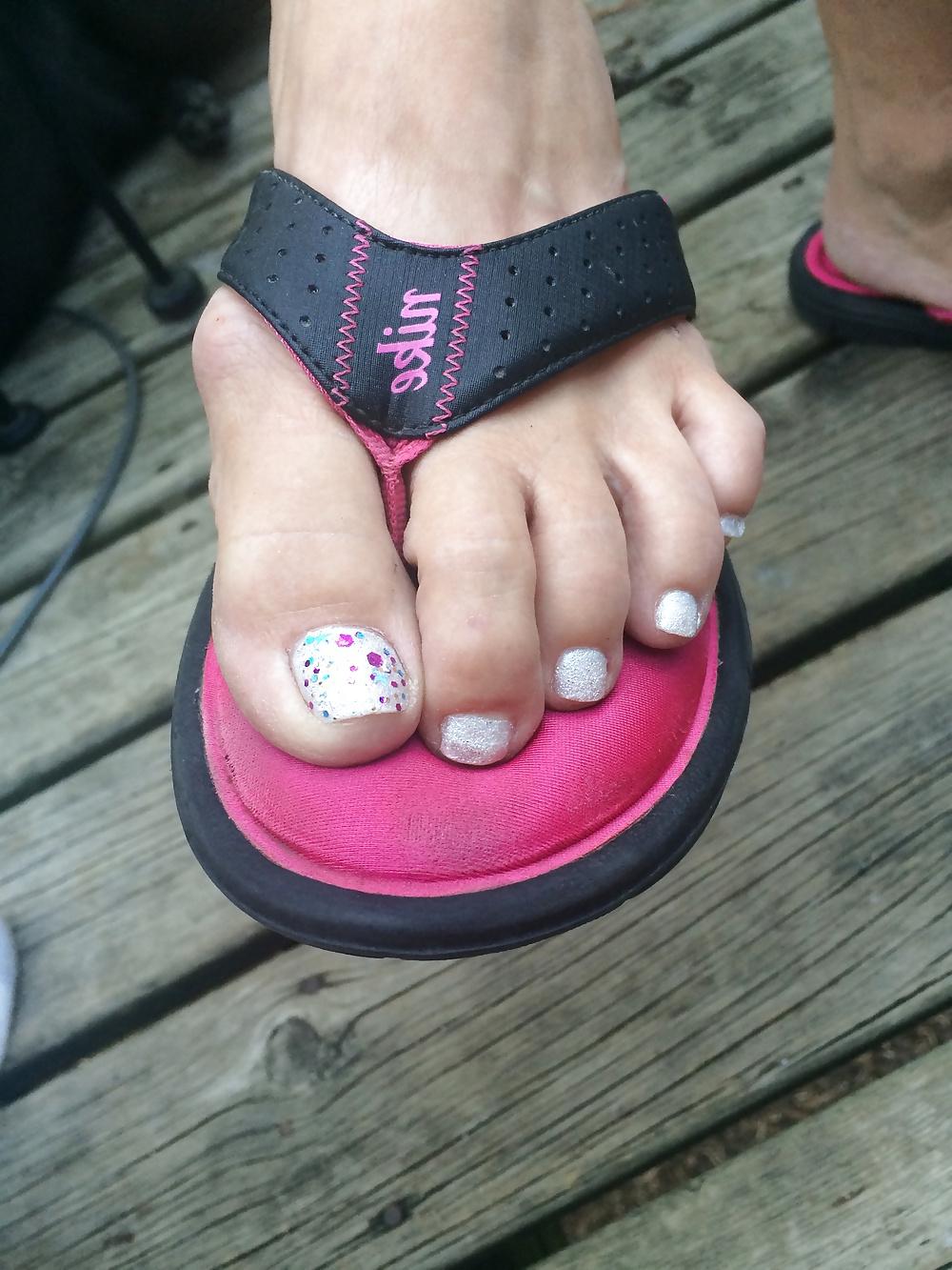 15P Wife in sandals
