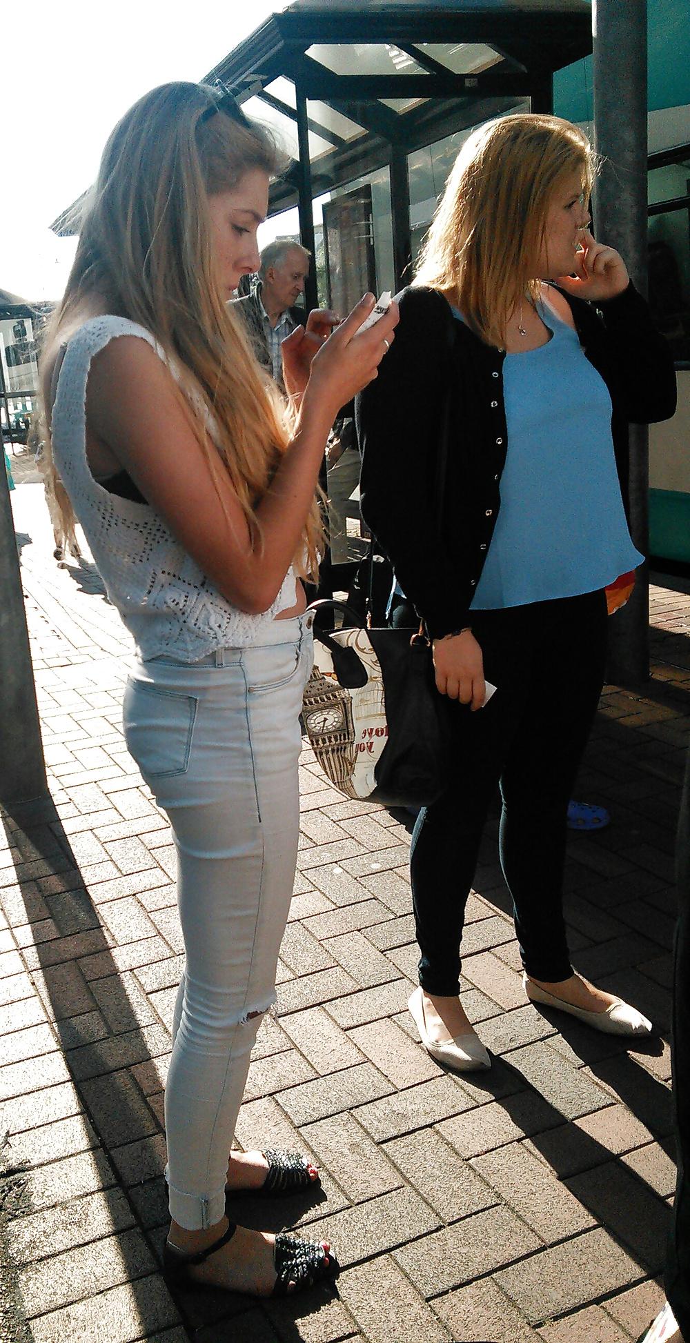 17P Londonperv's Candids 2014 - August vol 1 (At the Bus Stop)