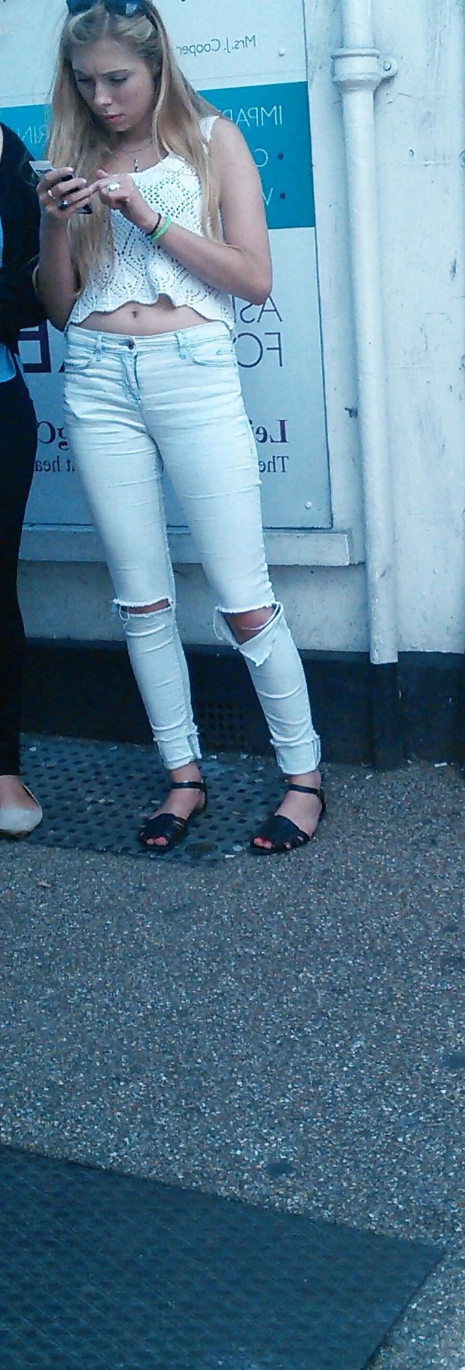 17P Londonperv's Candids 2014 - August vol 1 (At the Bus Stop)