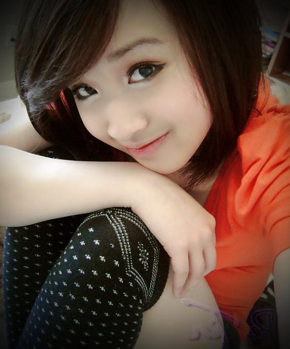 6P Pe Tin Cute Girl Viet Nam in Orange Shirt 