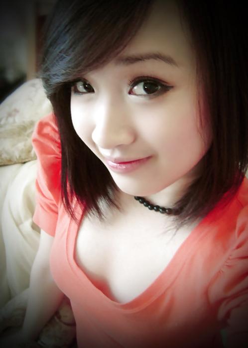 6P Pe Tin Cute Girl Viet Nam in Orange Shirt 