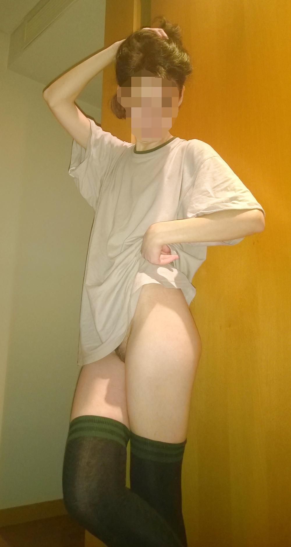 25P Wife in stockings