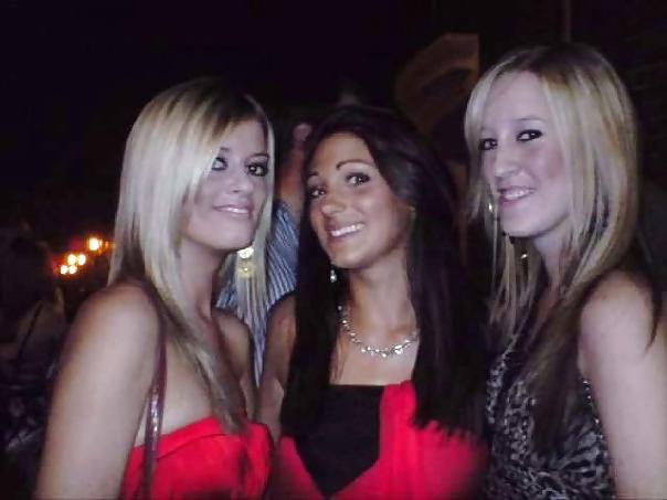 19P Facebook Sluts (nightclub edition)