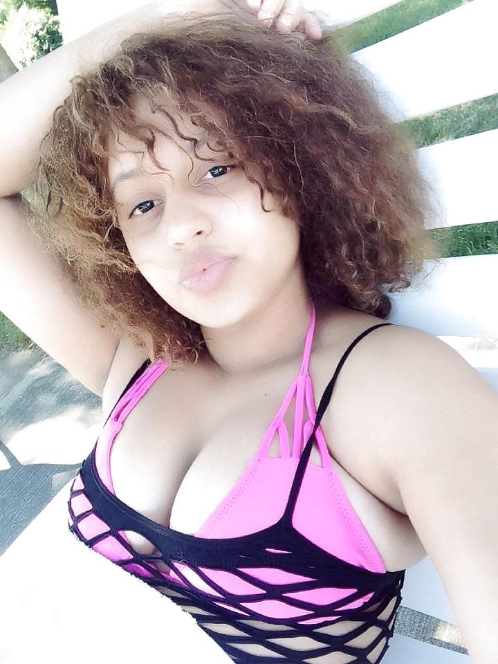 25P My Amazing Latina Aunt and Her Daugther Exposed 
