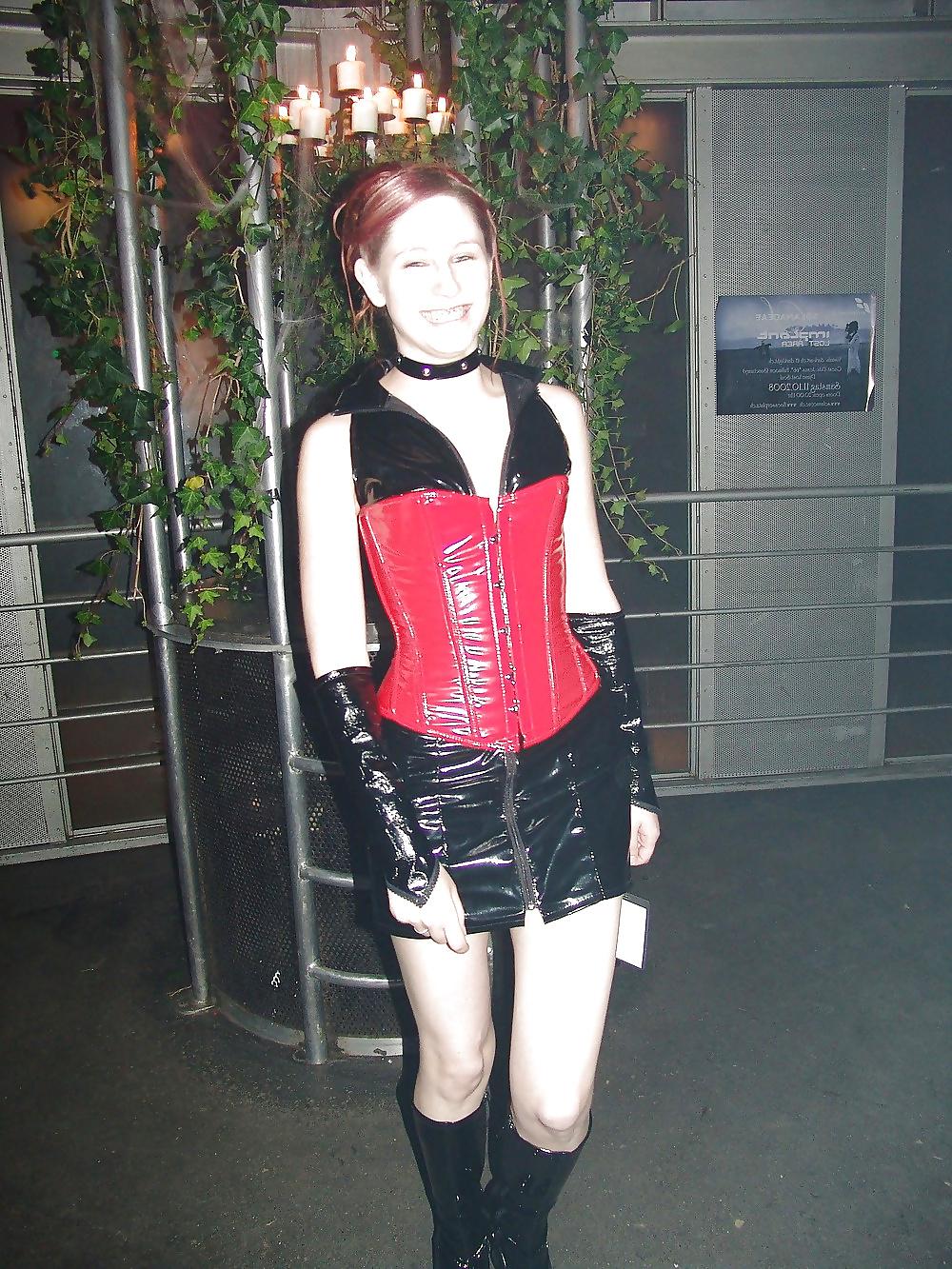 12P Ladys and teen in leather pvc latex