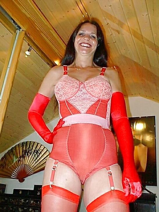 25P Girdles, bras, corselets and nylons