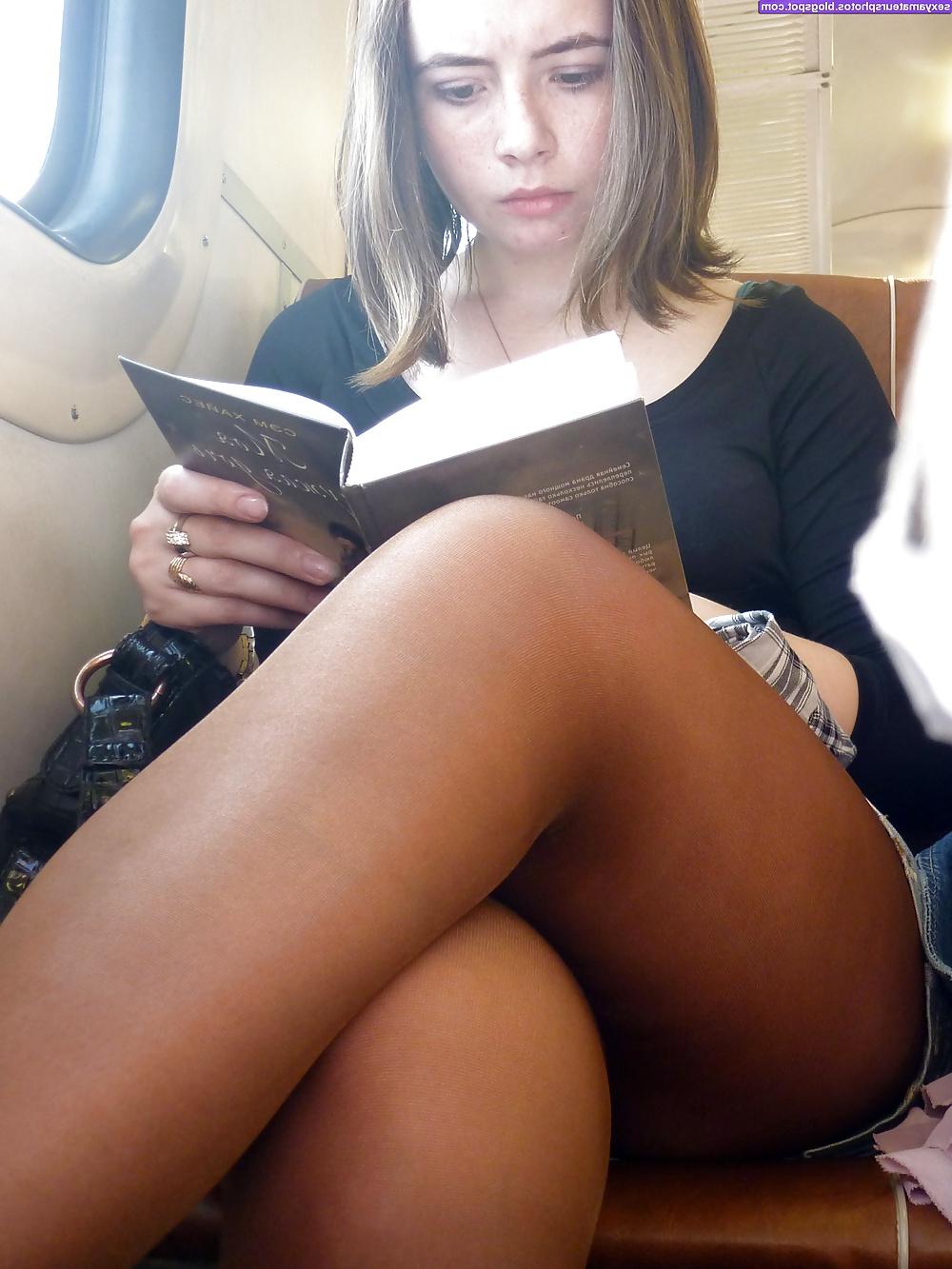 18P Sexy girls on bus