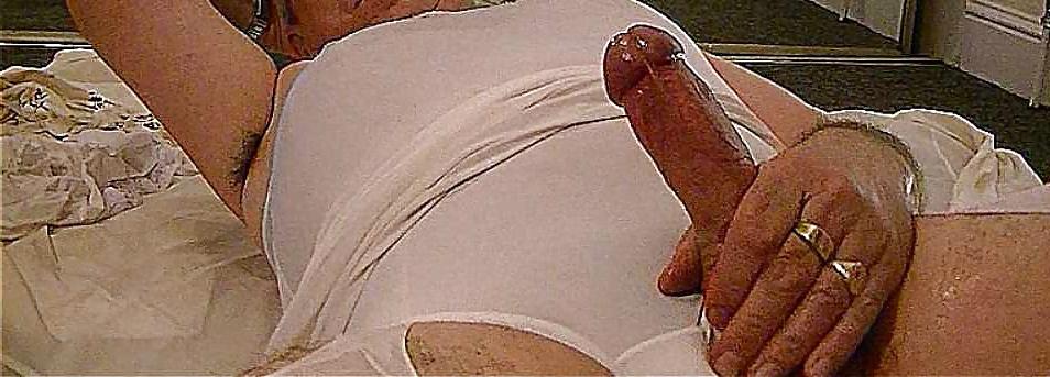 10P Wanking in white panties