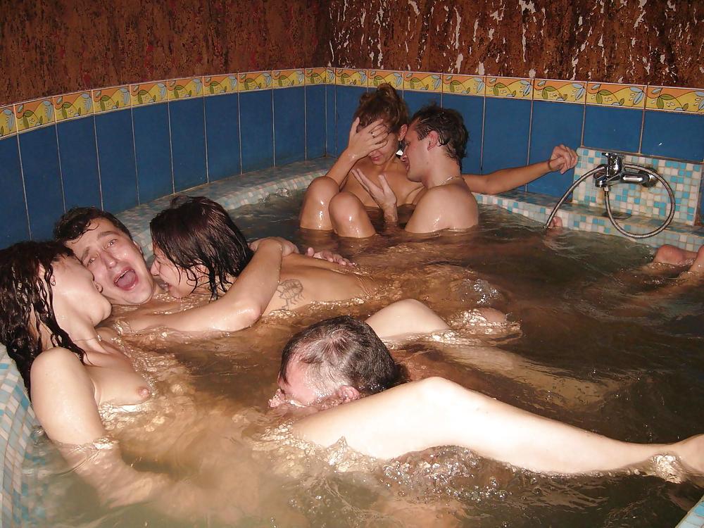 20P Orgy in the water