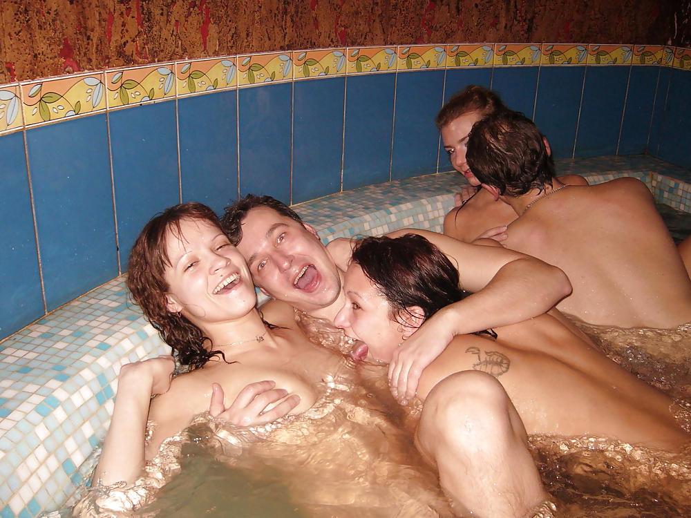 20P Orgy in the water