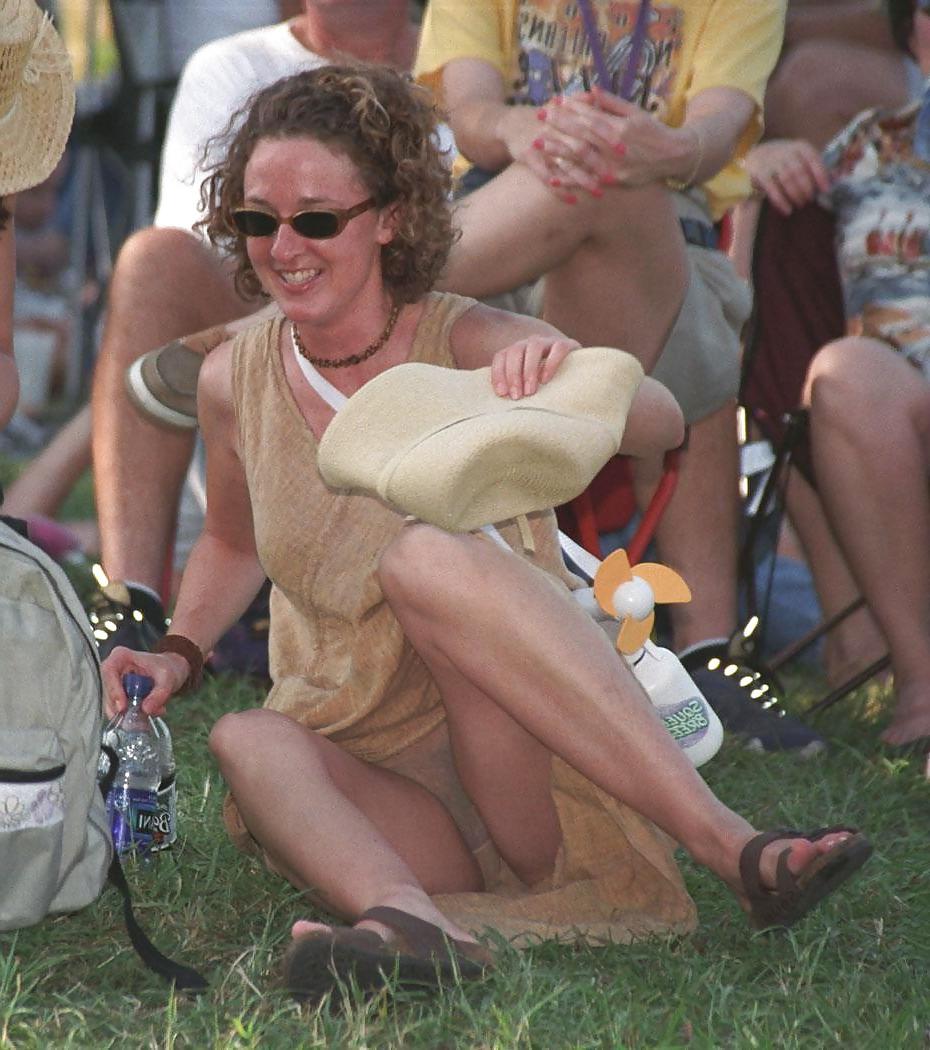 25P Upskirt time
