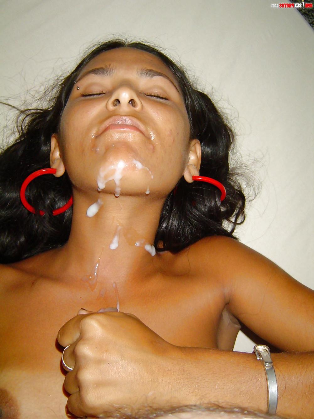 25P Latina-Cumshots 2