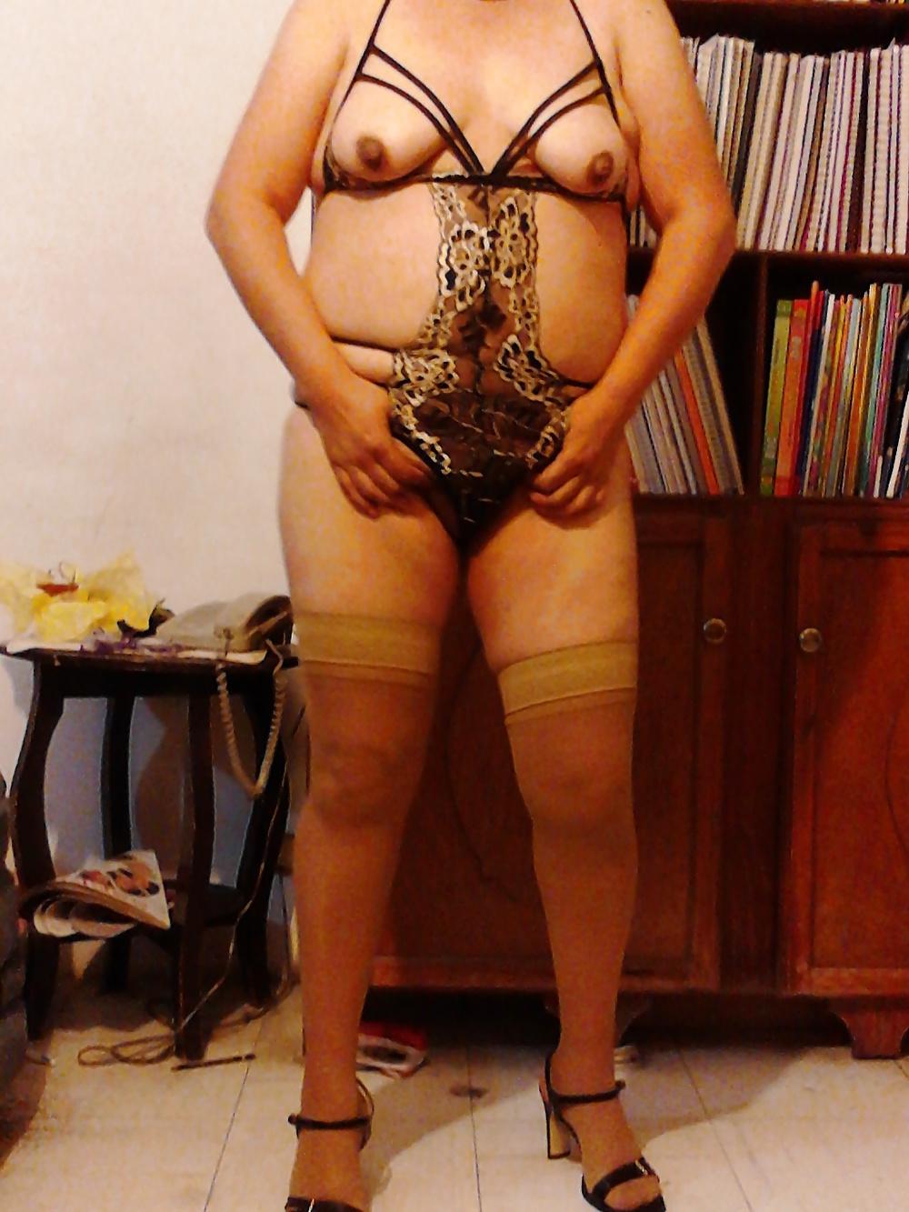 25P Madura latina (Mature latina)