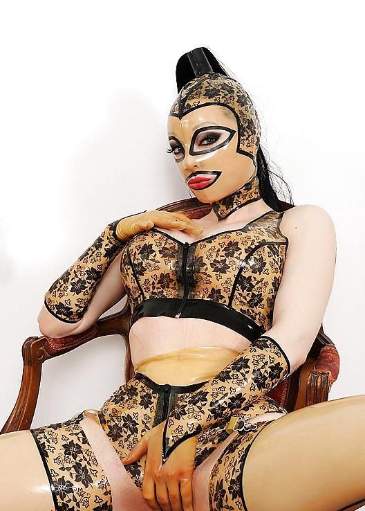 16P Latex and heels