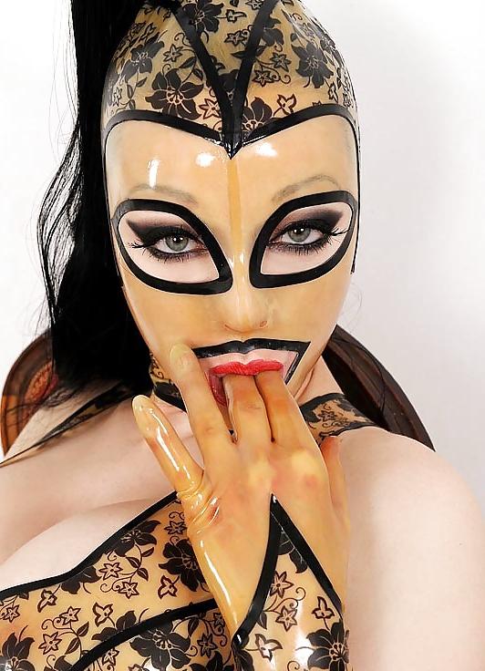 16P Latex and heels