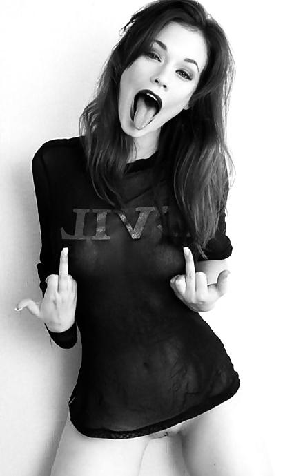 25P Shaved pussy, hard and soft hairless mix.