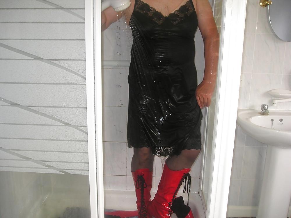 25P Nurse in the shower 