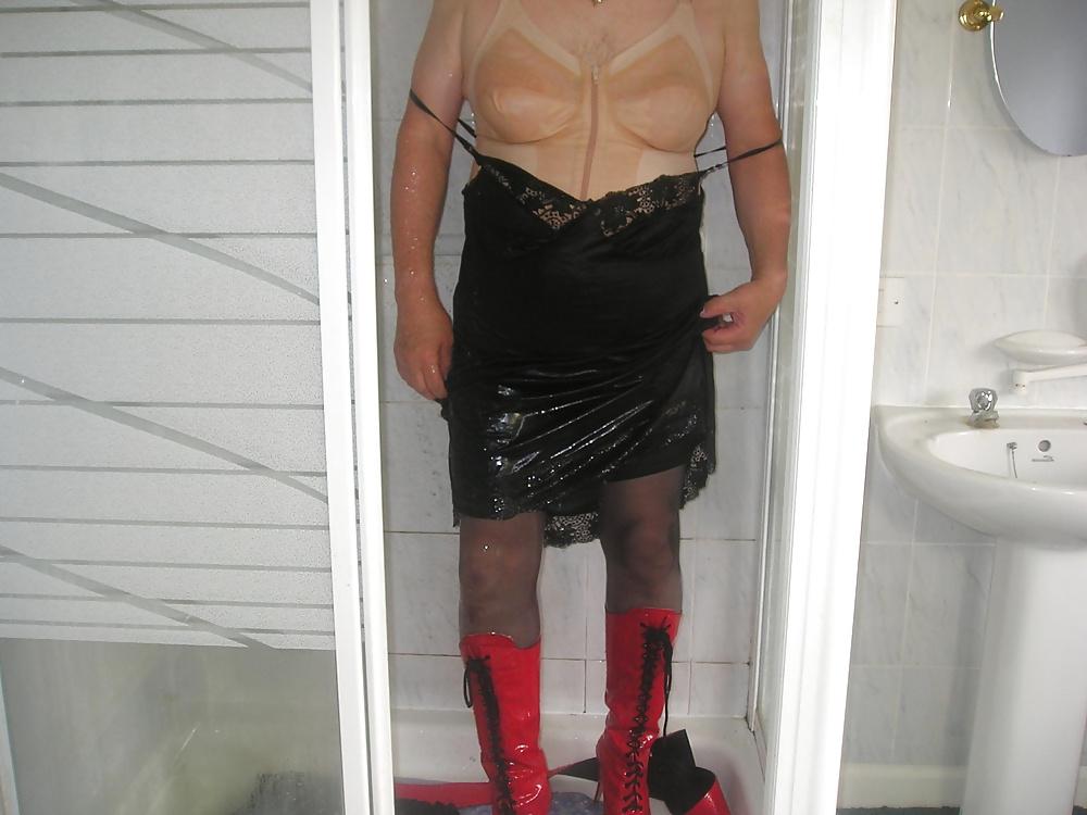 25P Nurse in the shower 