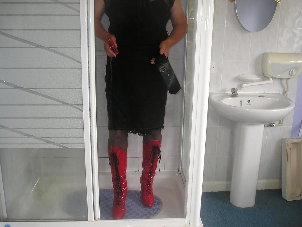 25P Nurse in the shower 