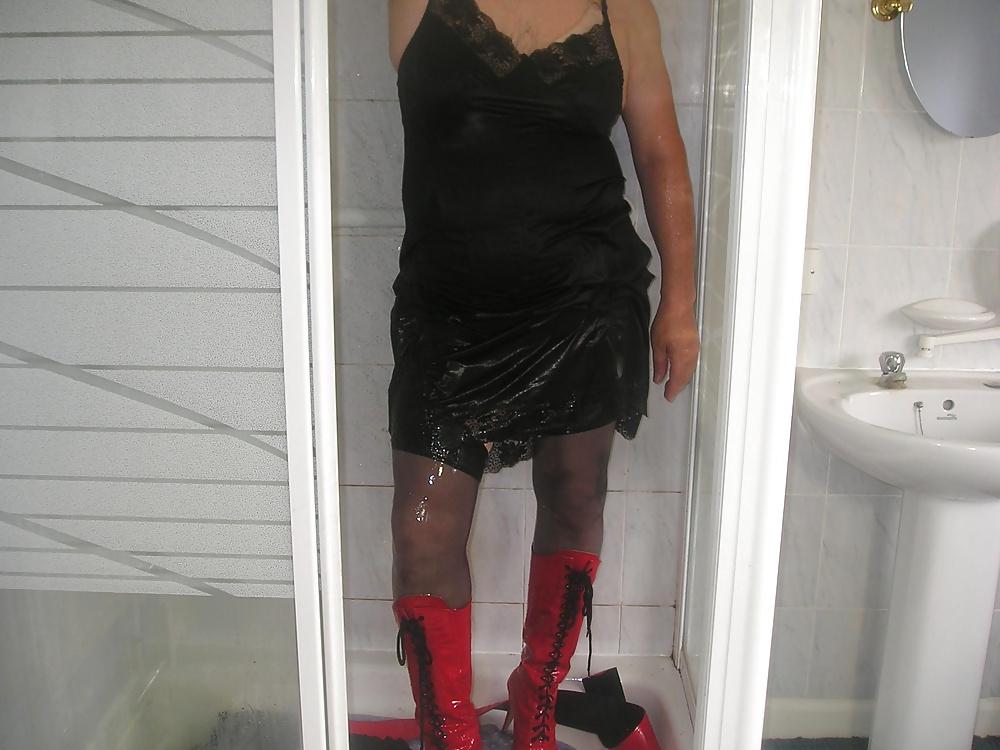 25P Nurse in the shower 