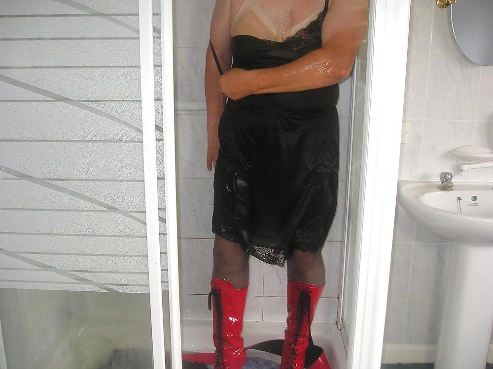 25P Nurse in the shower 