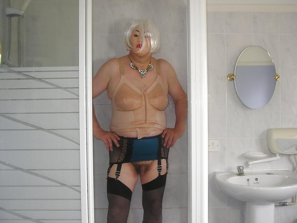 25P Nurse in the shower 