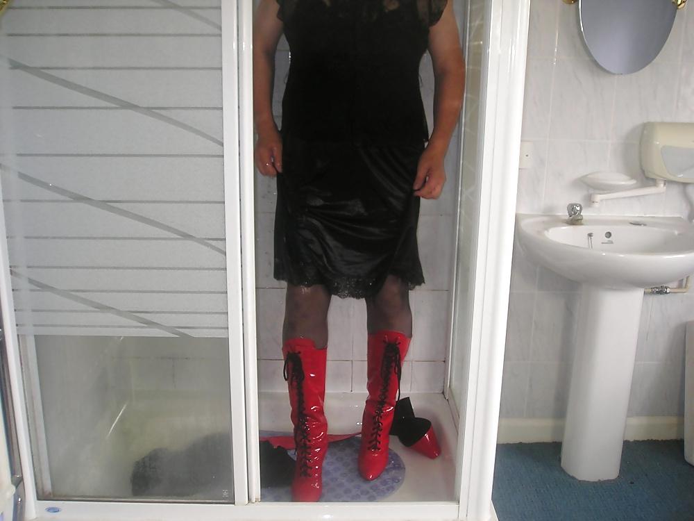 25P Nurse in the shower 