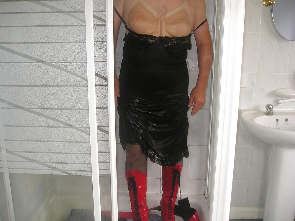 25P Nurse in the shower 