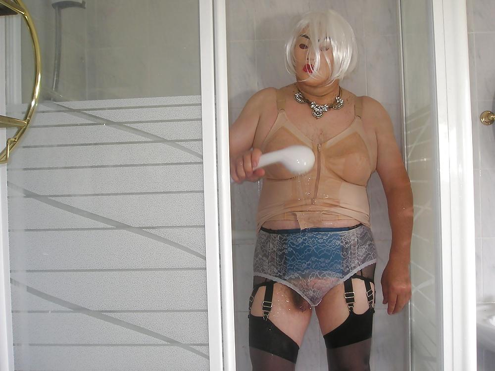 25P Nurse in the shower 