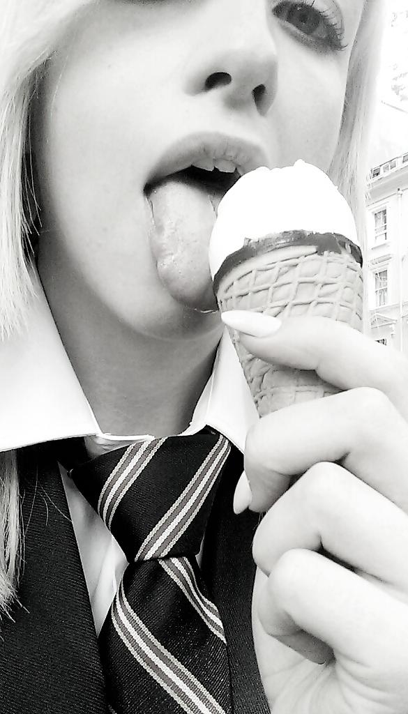 25P Models in school uniform. All strictly legal!