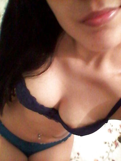 6P Latina ex-gf self shots