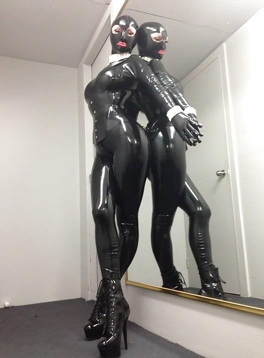 12P Latex Fetish