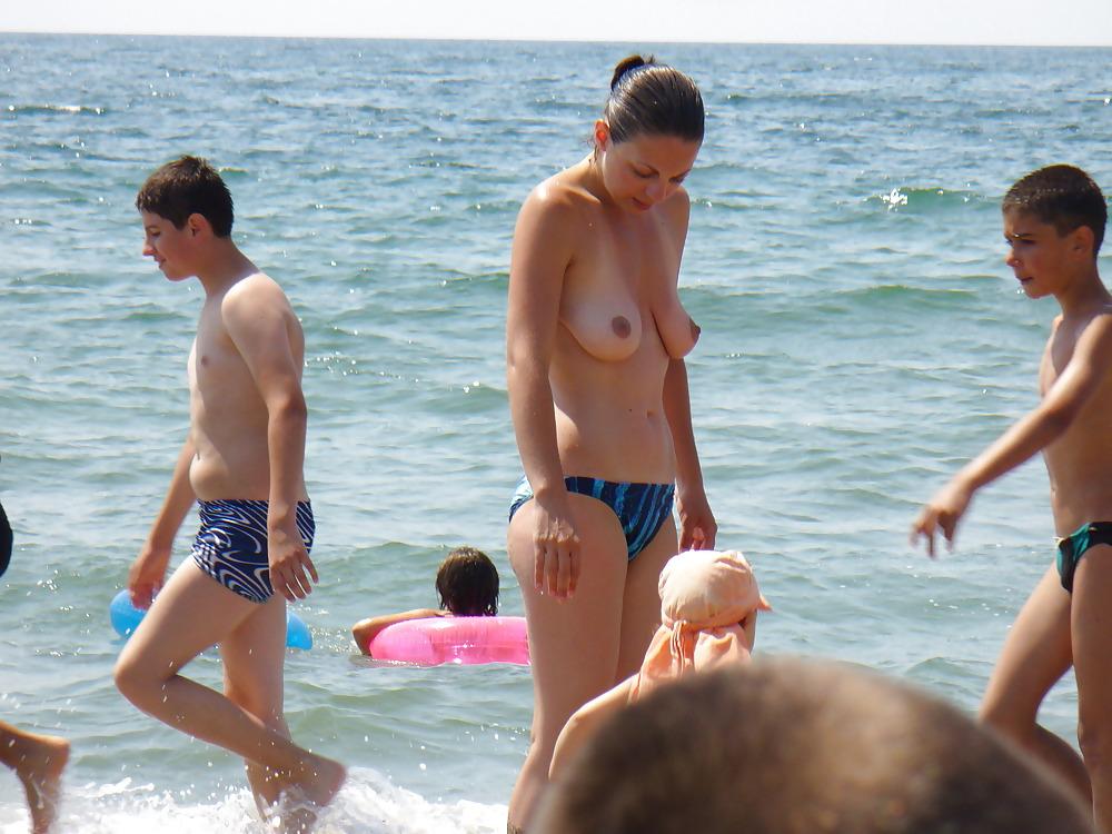 25P Bulgarian girls - Burgas (black sea)
