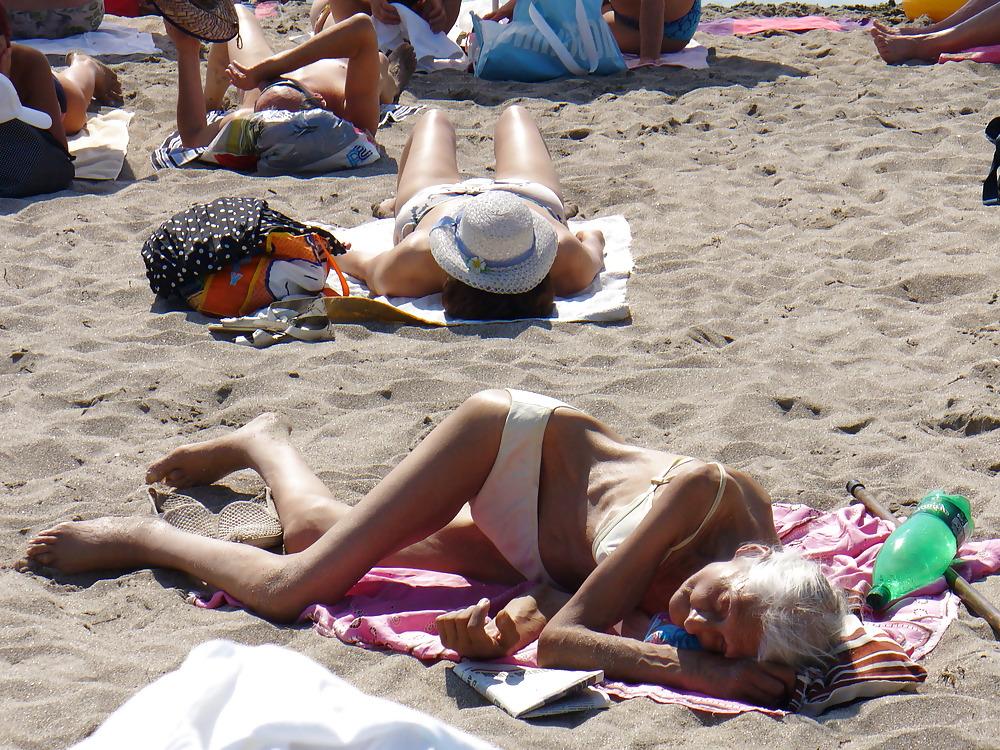 25P Bulgarian girls - Burgas (black sea)