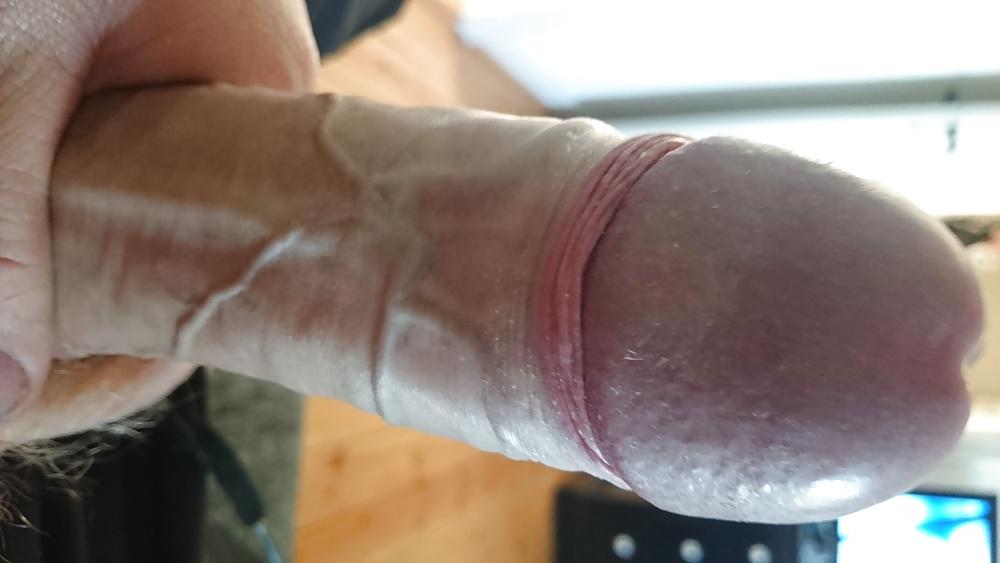 8P Wanking on the coutch