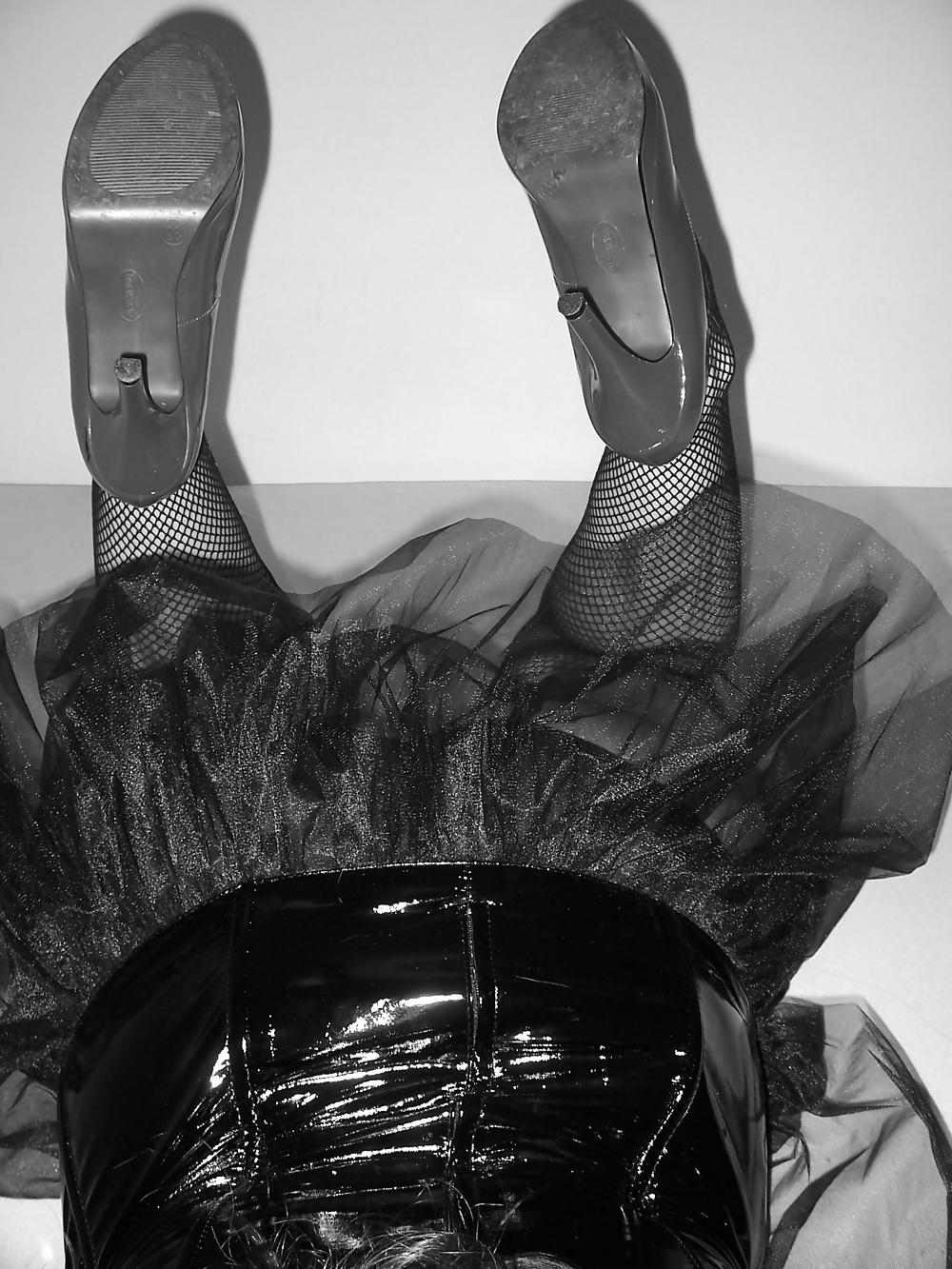 25P Let me be your latex slave