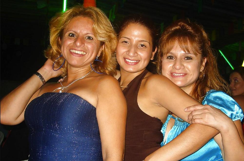 8P Latina cum dumpster 12 - Which one would you fuck?