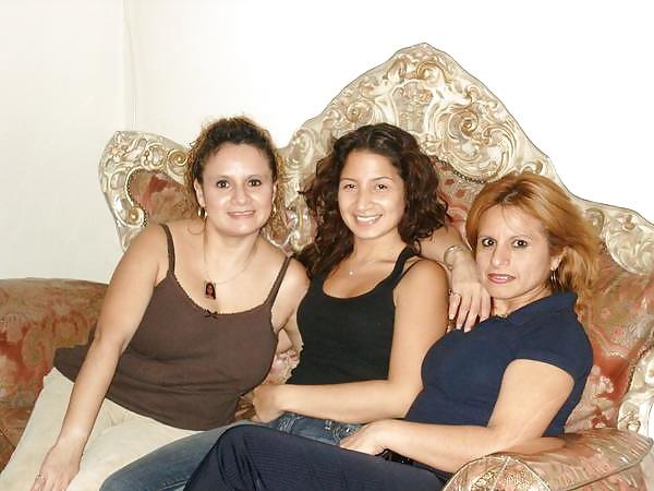 8P Latina cum dumpster 12 - Which one would you fuck?