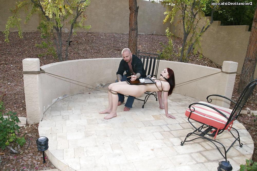 25P Naked Women Used as Human Furniture