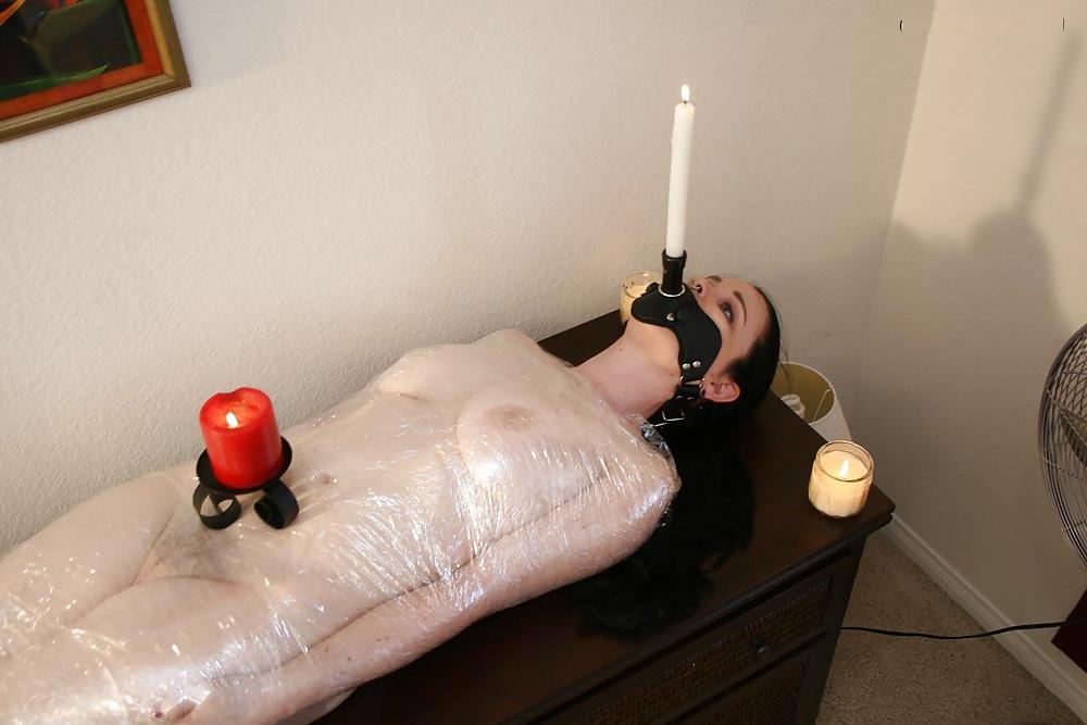 25P Naked Women Used as Human Furniture