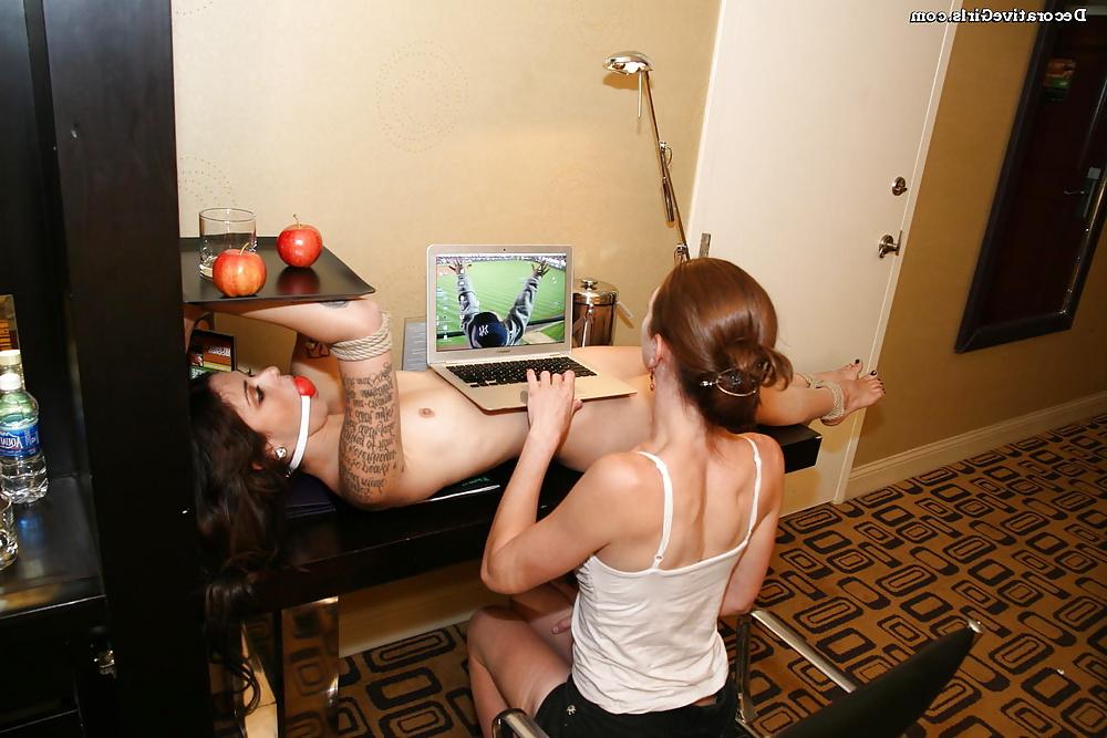 25P Naked Women Used as Human Furniture